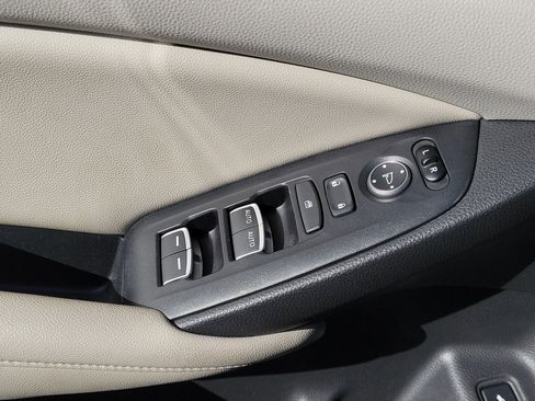 Used 2019 Honda Accord LX image 29