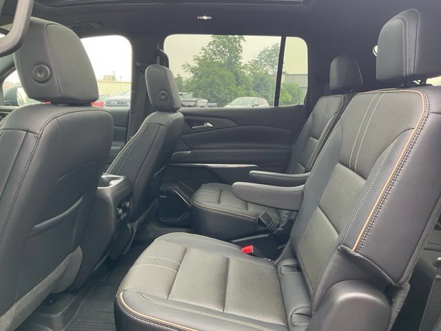 Used 2026 Chevrolet Traverse High Country w/ LPO, Floor Liner Package AWD/4WD image 9
