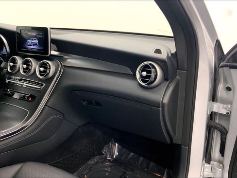 Used 2018 Mercedes-Benz GLC 300 image 27