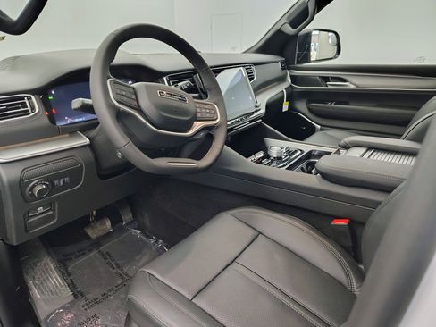 New 2026 Jeep Grand Wagoneer L Limited AWD/4WD image 42
