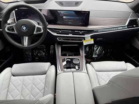 New 2026 BMW X5 xDrive50e w/ M Sport Package image 8