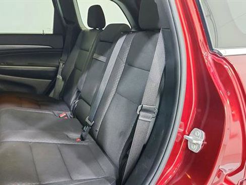 Used 2018 Jeep Grand Cherokee Laredo RWD image 20