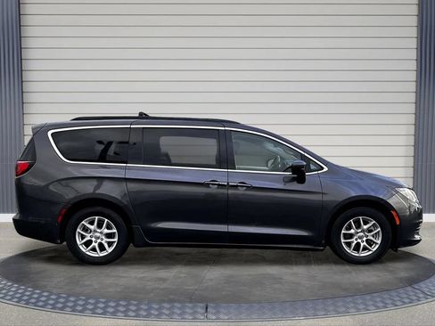 Used 2020 Chrysler Voyager Lxi FWD image 8