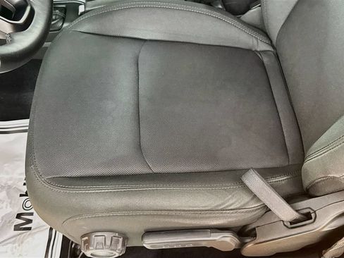 Used 2018 Jeep Wrangler Unlimited Sport S AWD/4WD image 19
