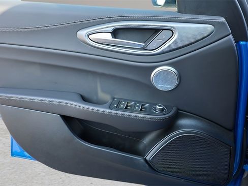 New 2025 Alfa Romeo Giulia Base image 19