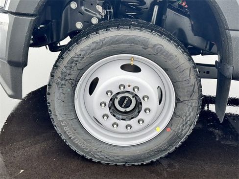 New 2025 Ford F550 4x4 Regular Cab Super Duty image 14