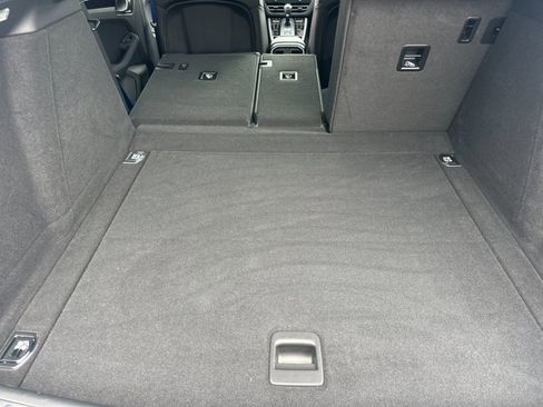 Certified 2023 Porsche Macan Turbo image 15