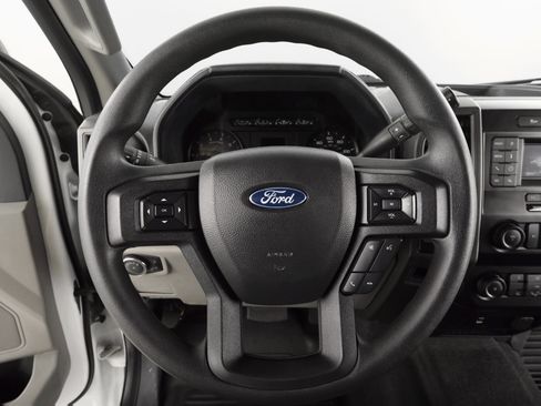 Used 2022 Ford F250 XL w/ Power Equipment Group image 14