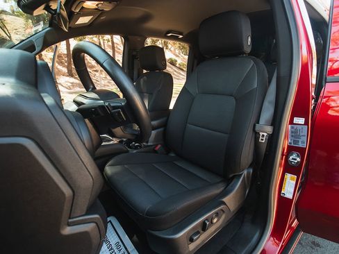 Used 2023 Chevrolet Colorado Trail Boss w/ LPO, Dark Essentials Package image 15