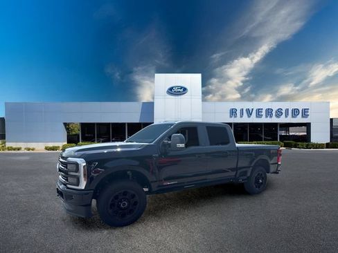 Certified 2025 Ford F250 Platinum AWD/4WD image 10