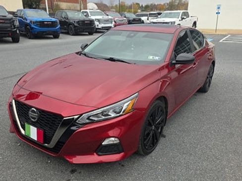 Used 2021 Nissan Altima 2.5 SR w/ SR Premium Package image 2