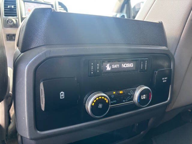 Used 2020 Ford Expedition XLT w/ Equipment Group 202A RWD image 18