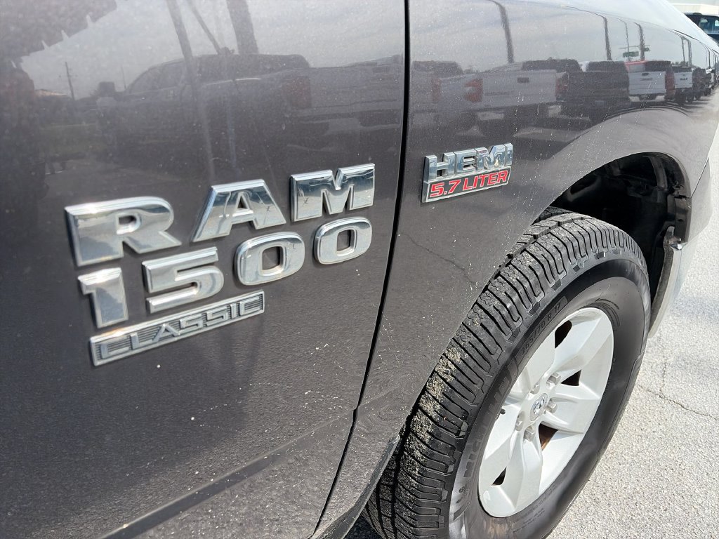 Used 2019 RAM 1500 Classic SLT AWD/4WD image 31