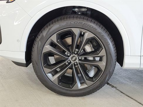 Used 2025 Audi Q7 3.0T Premium Plus w/ Premium Plus Package image 10