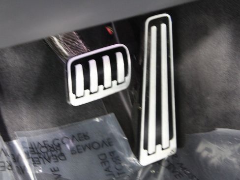 Used 2023 Porsche Panamera 4S image 31