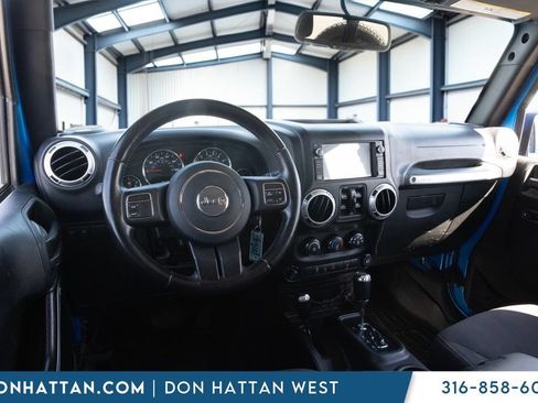 Used 2015 Jeep Wrangler Unlimited Rubicon AWD/4WD image 12