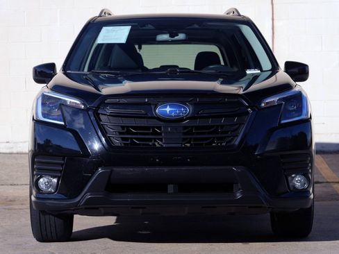 Used 2022 Subaru Forester Premium AWD/4WD image 6