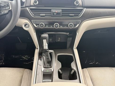 Used 2020 Honda Accord EX image 25