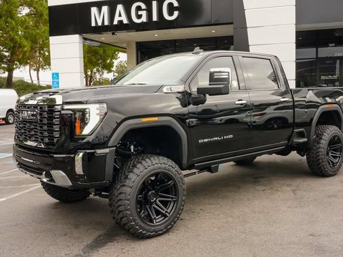 New 2026 GMC Sierra 2500 Denali w/ Denali Reserve Package AWD/4WD image 3