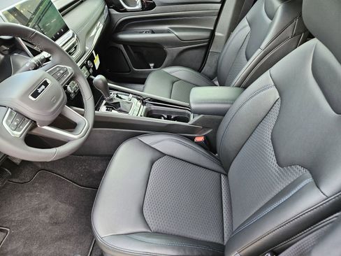 New 2026 Jeep Compass Latitude image 16