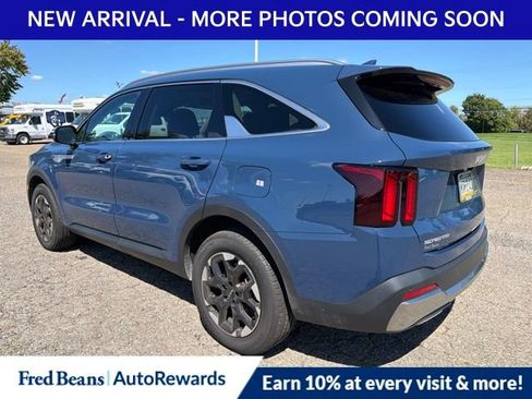 Used 2025 Kia Sorento S w/ Panoramic Sunroof Package AWD/4WD image 5