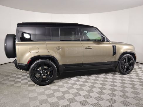 New 2026 Land Rover Defender 110 X-Dynamic SE image 4