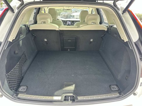 Certified 2025 Volvo XC60 T8 Plus w/ Protection Package Premier image 23