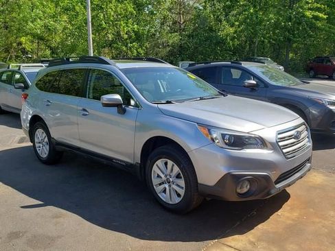 Used 2017 Subaru Outback 2.5i Premium AWD/4WD image 1