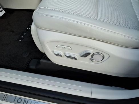 New 2026 Hyundai Ioniq 9 Calligraphy image 13