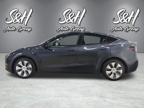 Used 2024 Tesla Model Y Long Range AWD/4WD image 11