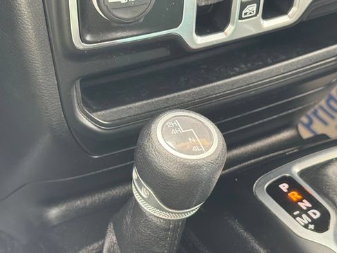 Used 2020 Jeep Wrangler Unlimited Sport AWD/4WD image 23
