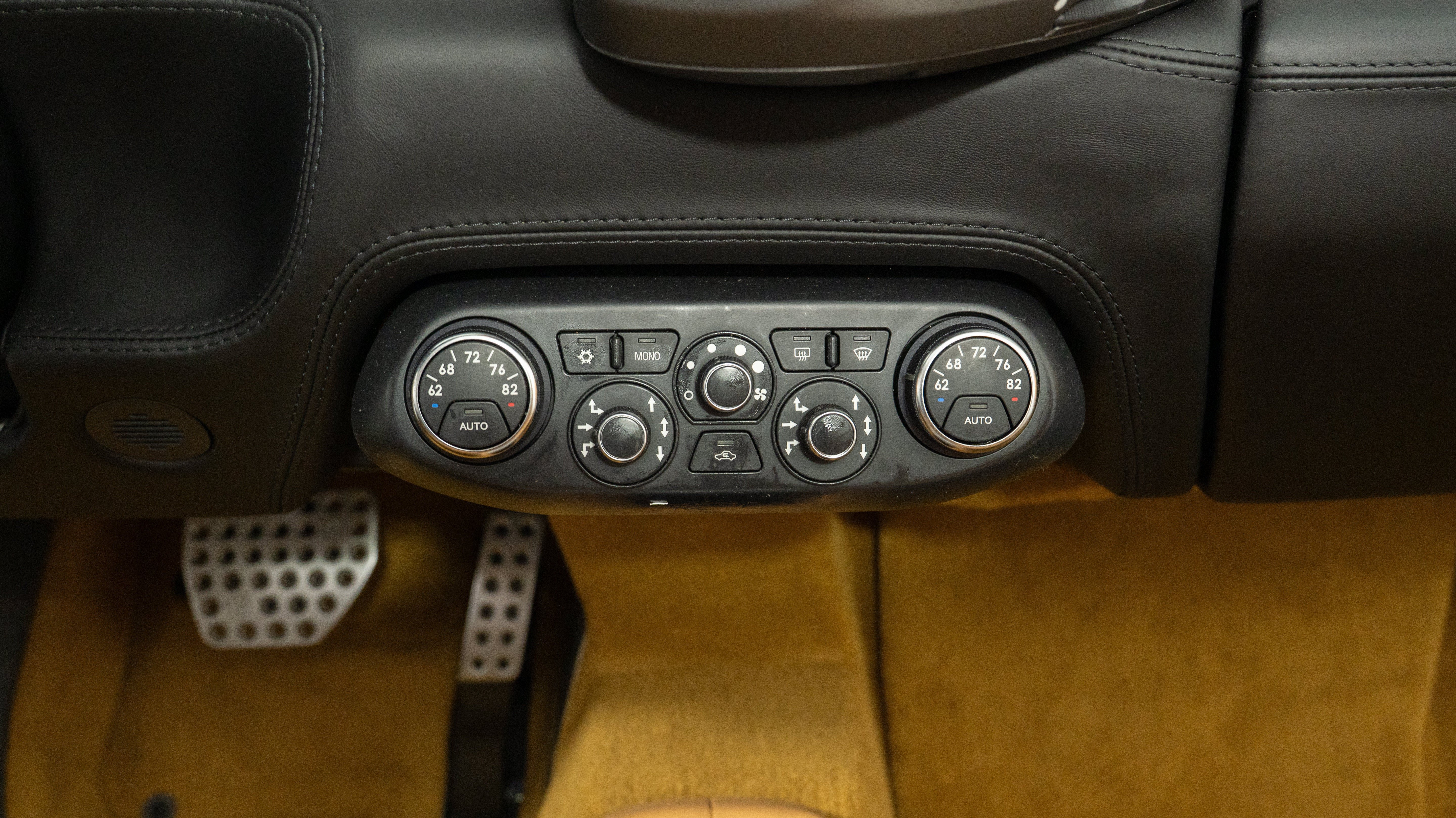 Certified 2013 Ferrari 458 Spider RWD image 33