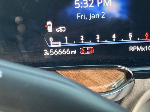 Used 2022 Cadillac Escalade ESV Premium Luxury Platinum image 23