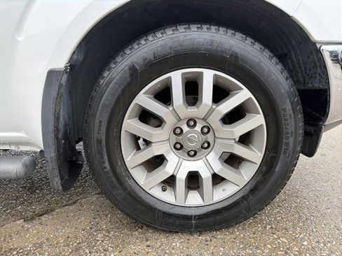 Used 2011 Nissan Frontier SL image 17