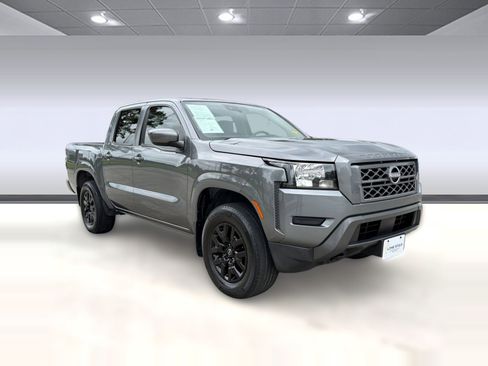 Used 2023 Nissan Frontier SV w/ Tow Package AWD/4WD image 7