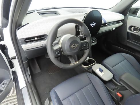 Used 2026 MINI Cooper 4-Door Hardtop FWD image 14