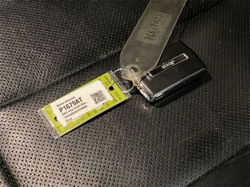 Used 2023 Jeep Grand Cherokee L Limited w/ Luxury Tech Group II image 19