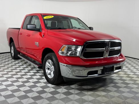 Used 2019 RAM 1500 Classic SLT AWD/4WD image 3