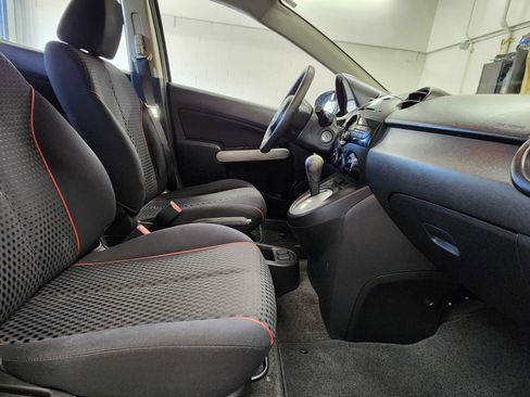 Used 2011 MAZDA MAZDA2 Touring FWD image 23