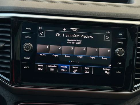 Used 2022 Volkswagen Atlas Cross Sport SE w/ Panoramic Sunroof Package image 25