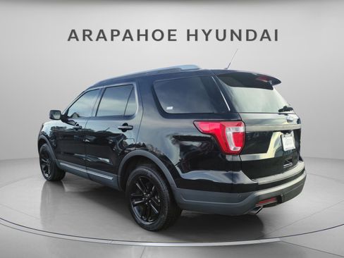 Used 2018 Ford Explorer XLT image 5