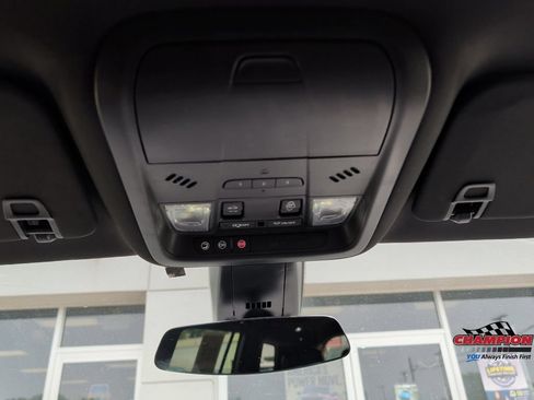 Used 2023 Cadillac XT6 Luxury w/ LPO, Floor Liner Package AWD/4WD image 21