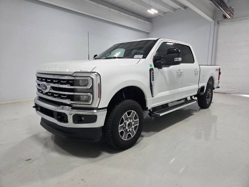 Used 2024 Ford F250 Lariat w/ FX4 Off-Road Package AWD/4WD image 3