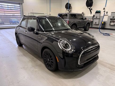 Certified 2024 MINI Cooper 4-Door Hardtop image 7