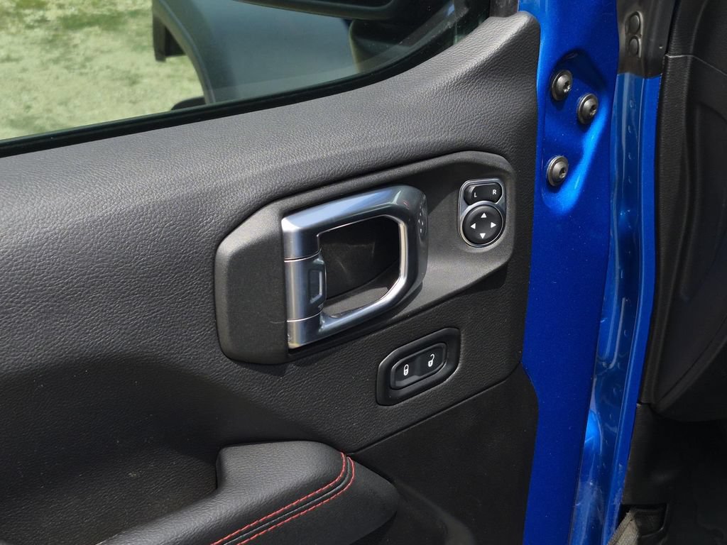 Used 2022 Jeep Gladiator Rubicon w/ LED Lighting Group AWD/4WD image 15