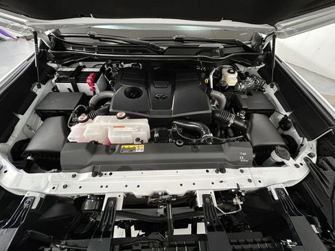 Used 2023 Toyota Tundra Limited w/ Power Package AWD/4WD image 21