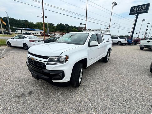 Used 2022 Chevrolet Colorado LT w/ Safety Package RWD image 6