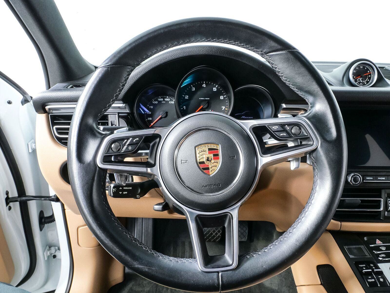 Certified 2021 Porsche Macan AWD/4WD image 10