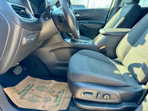 Used 2022 Chevrolet Equinox LT AWD/4WD image 16