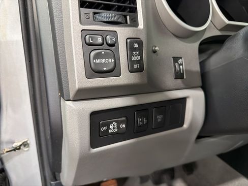 Used 2011 Toyota Tundra Limited w/ Memory Pkg AWD/4WD image 12